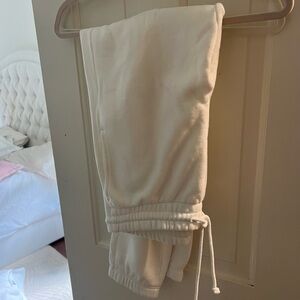 Aritzia Tna sweatpants white